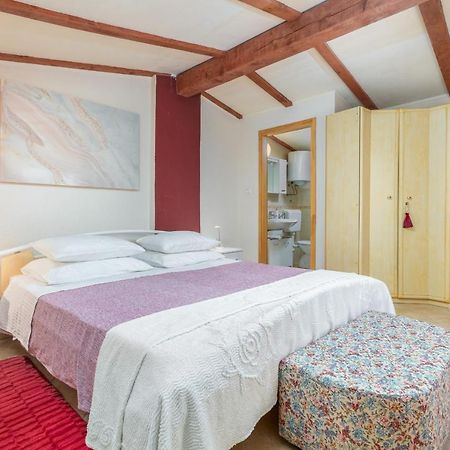 Holiday Home Nadia พูลา ภายนอก รูปภาพ