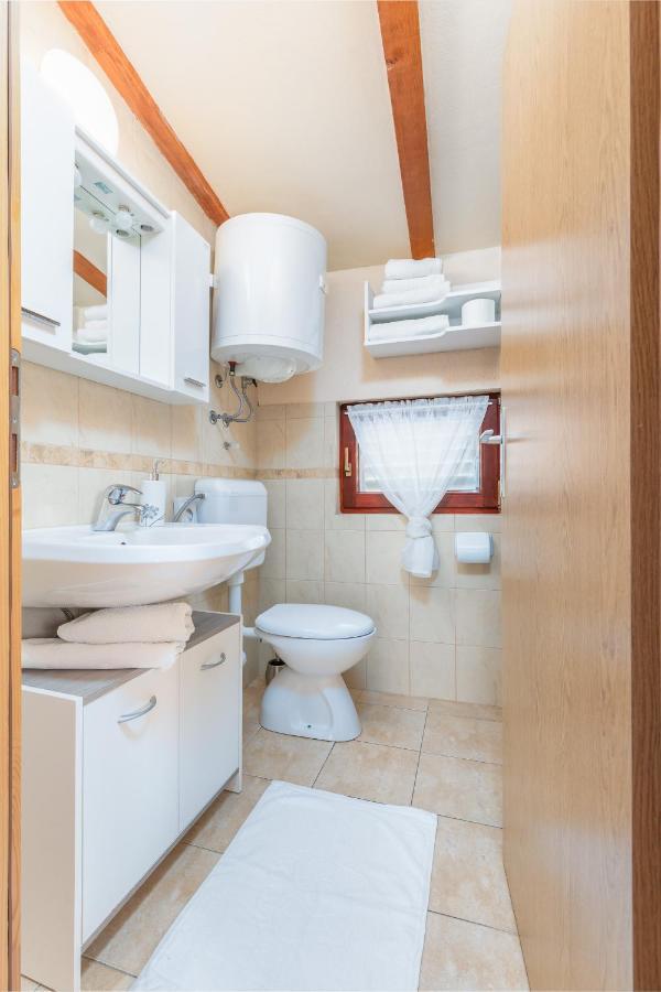 Holiday Home Nadia พูลา ภายนอก รูปภาพ