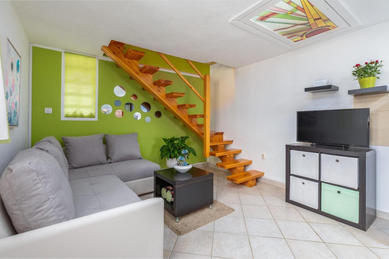 Holiday Home Nadia พูลา ภายนอก รูปภาพ
