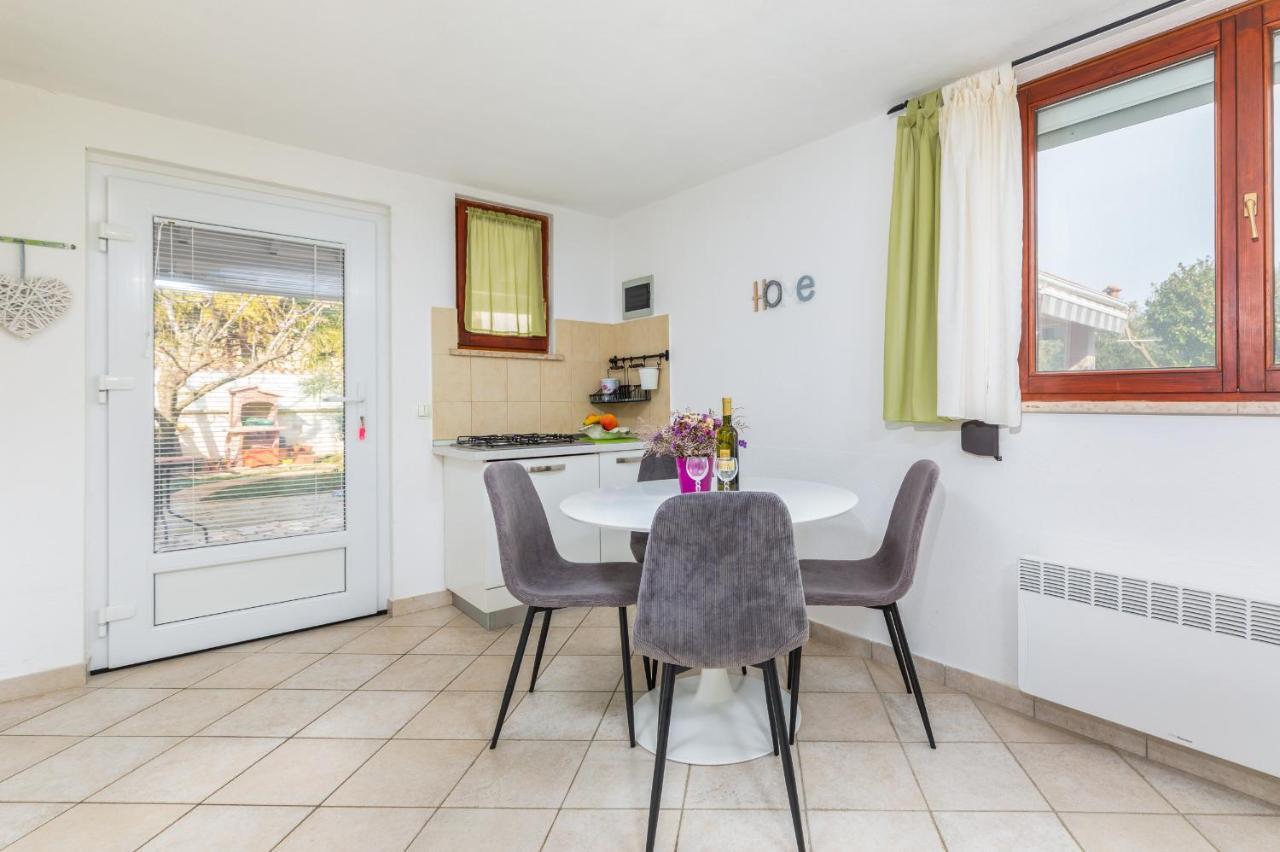 Holiday Home Nadia พูลา ภายนอก รูปภาพ