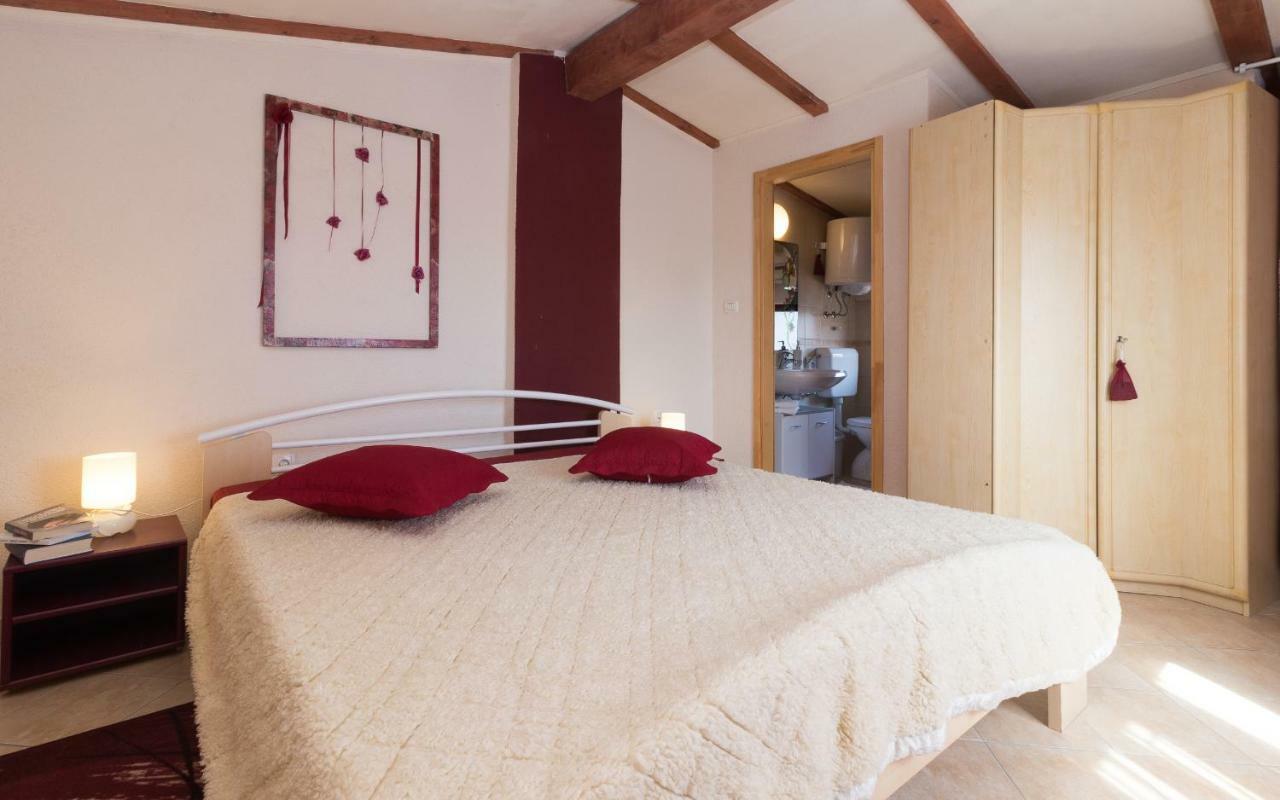 Holiday Home Nadia พูลา ภายนอก รูปภาพ