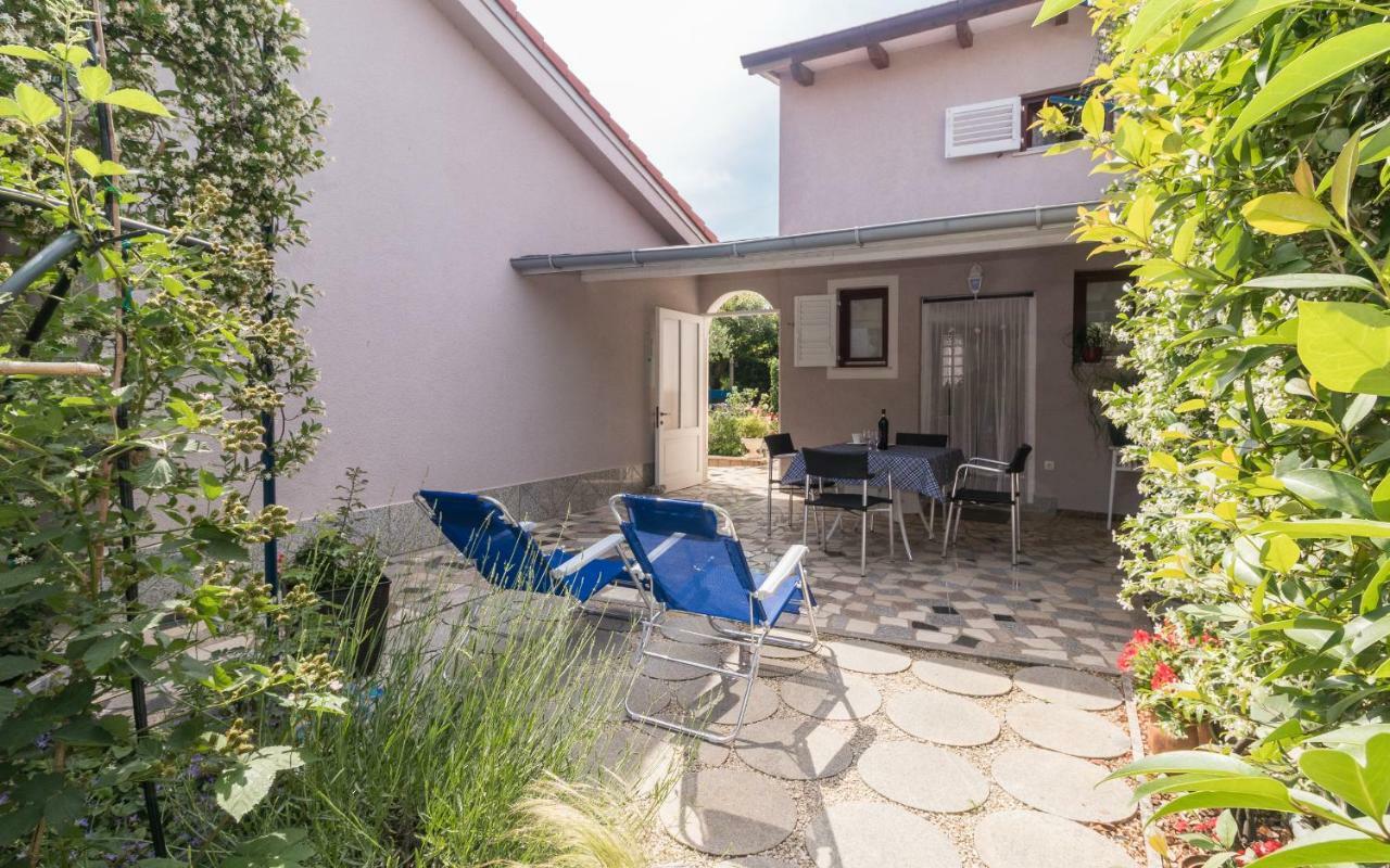 Holiday Home Nadia พูลา ภายนอก รูปภาพ