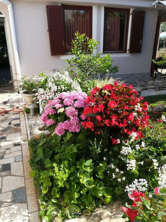Holiday Home Nadia พูลา ภายนอก รูปภาพ